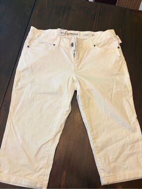 Sonoma White Denim Capri Pants, Size 10 Petite